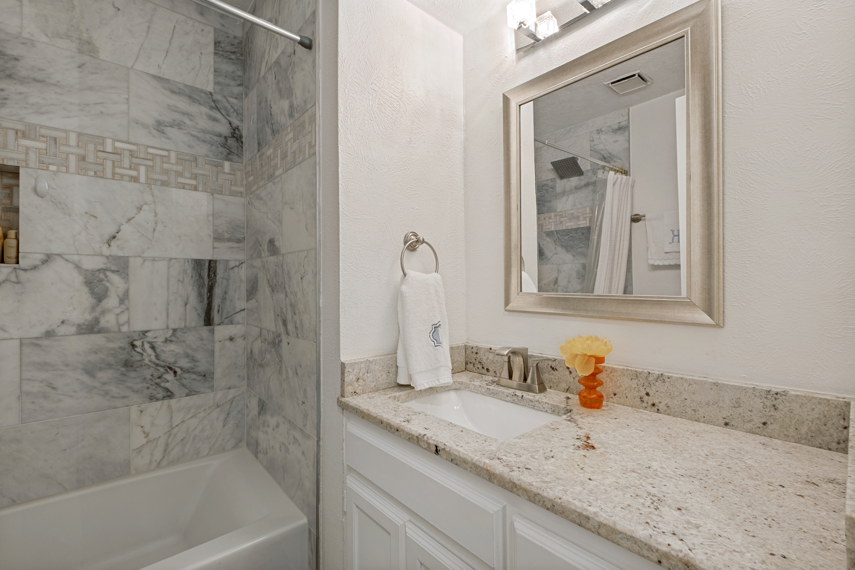  Thoughtfully Remodeled East Dallas Retreat with Timeless Style - 物件實景