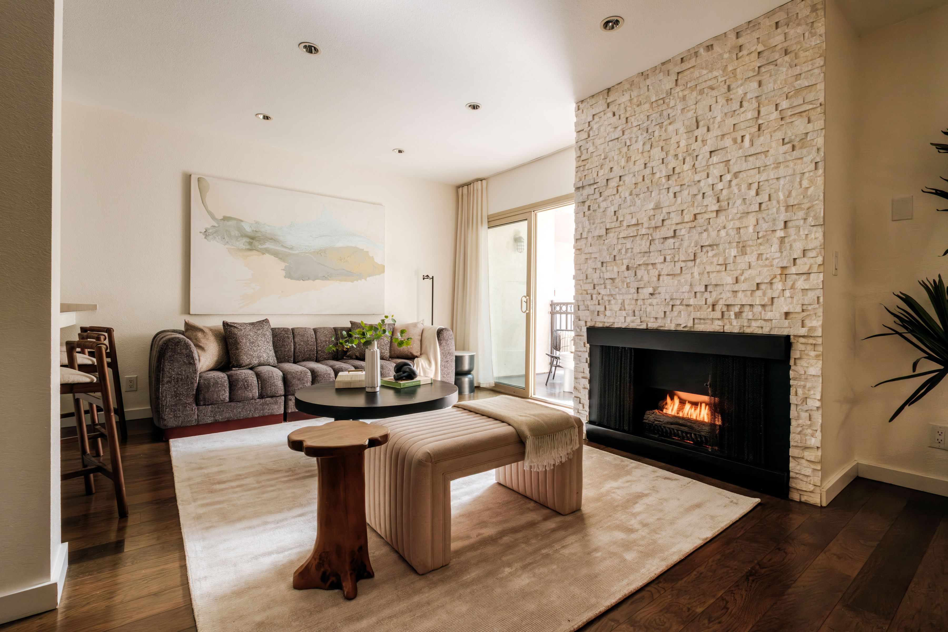  141 South Clark Drive, #404 - 物件實景
