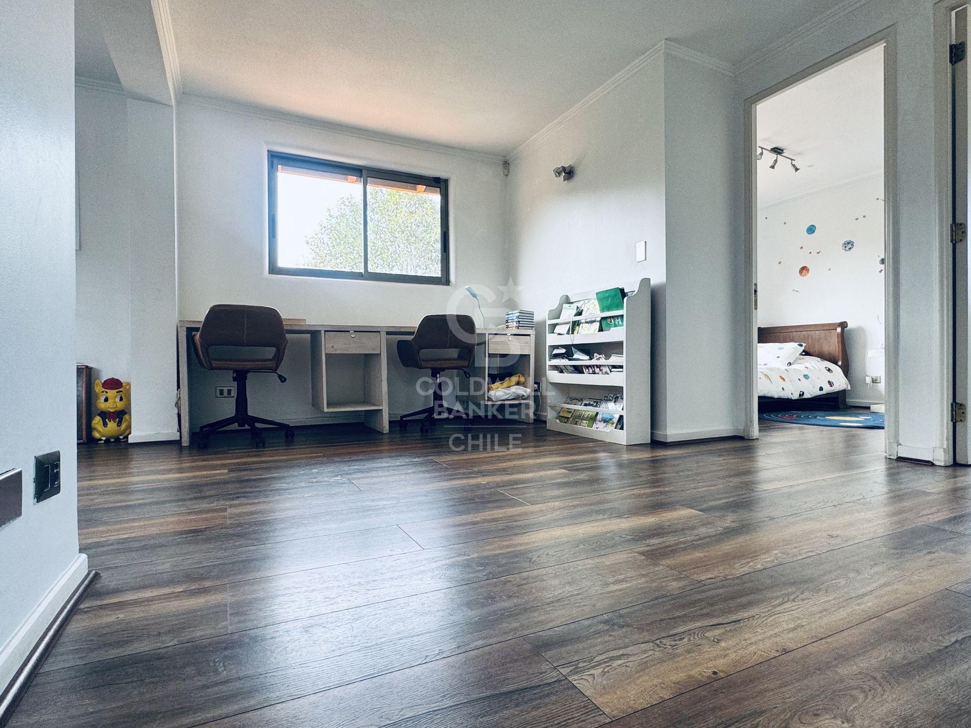 Lo Barnechea, Chile, 6 Bedrooms Bedrooms, ,4 BathroomsBathrooms,Residential,For Sale,1950367