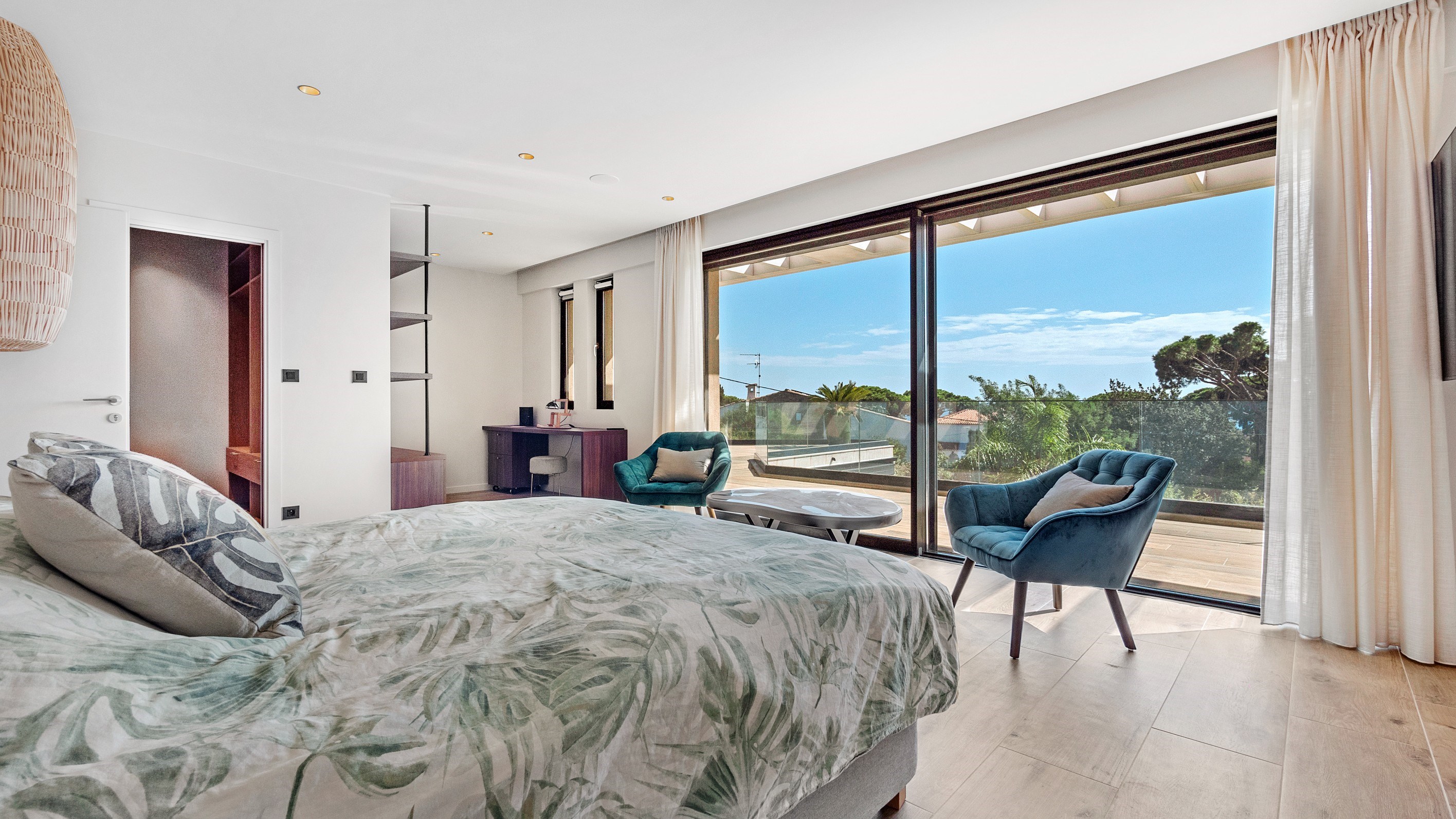  Exceptional contemporary villa for sale in Sainte-Maxime: 440 sqm, 5 bedrooms, … - 物件實景