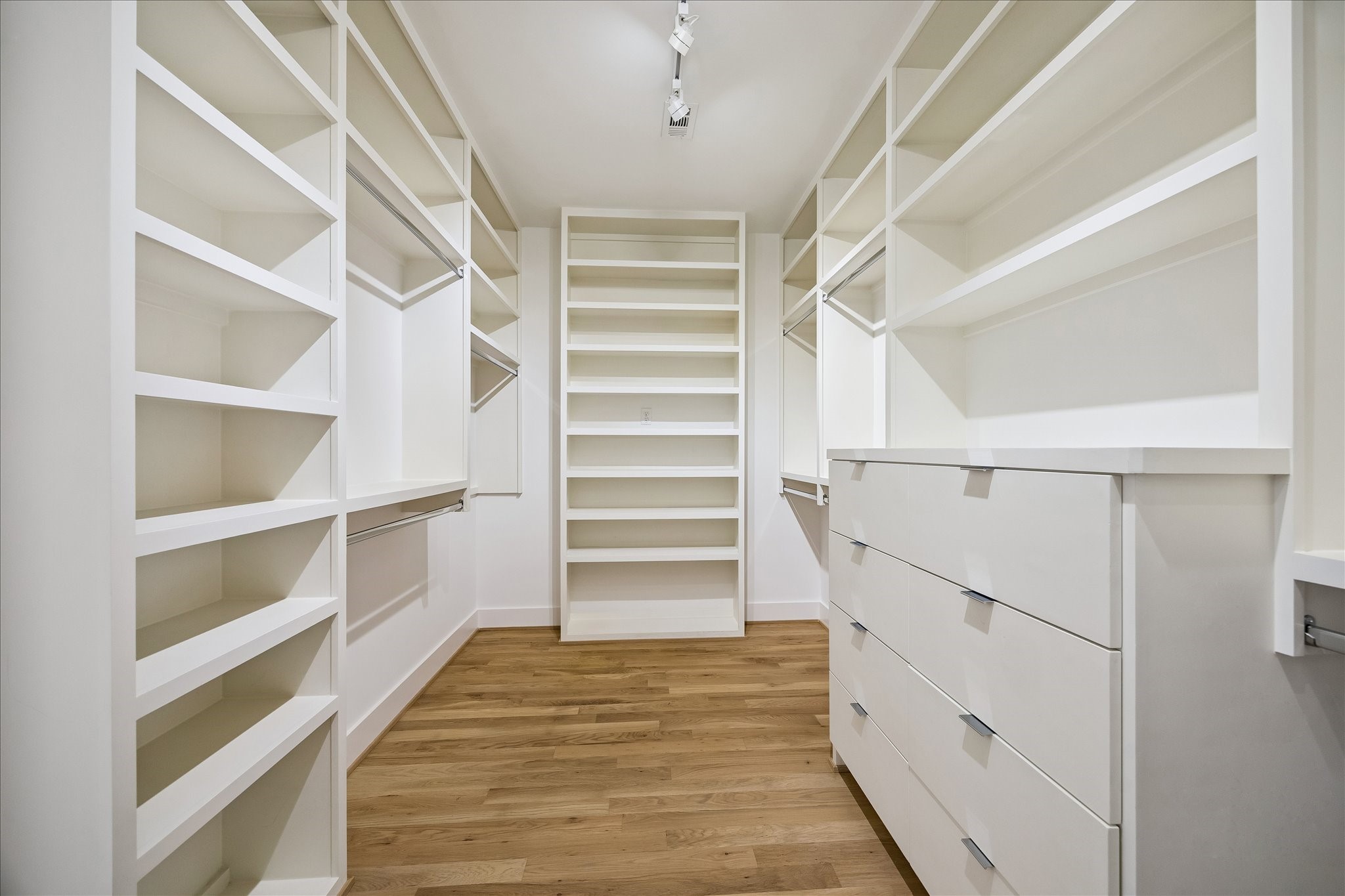  2147 Harold Street - 物件實景