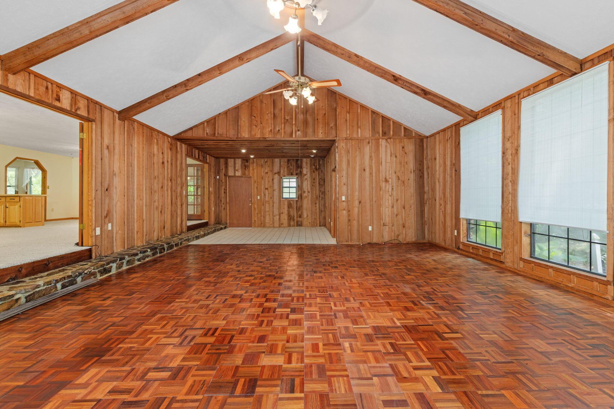 Reagan, Tennessee, 38368, United States, 6 Bedrooms Bedrooms, ,5 BathroomsBathrooms,Residential,For Sale,1927182