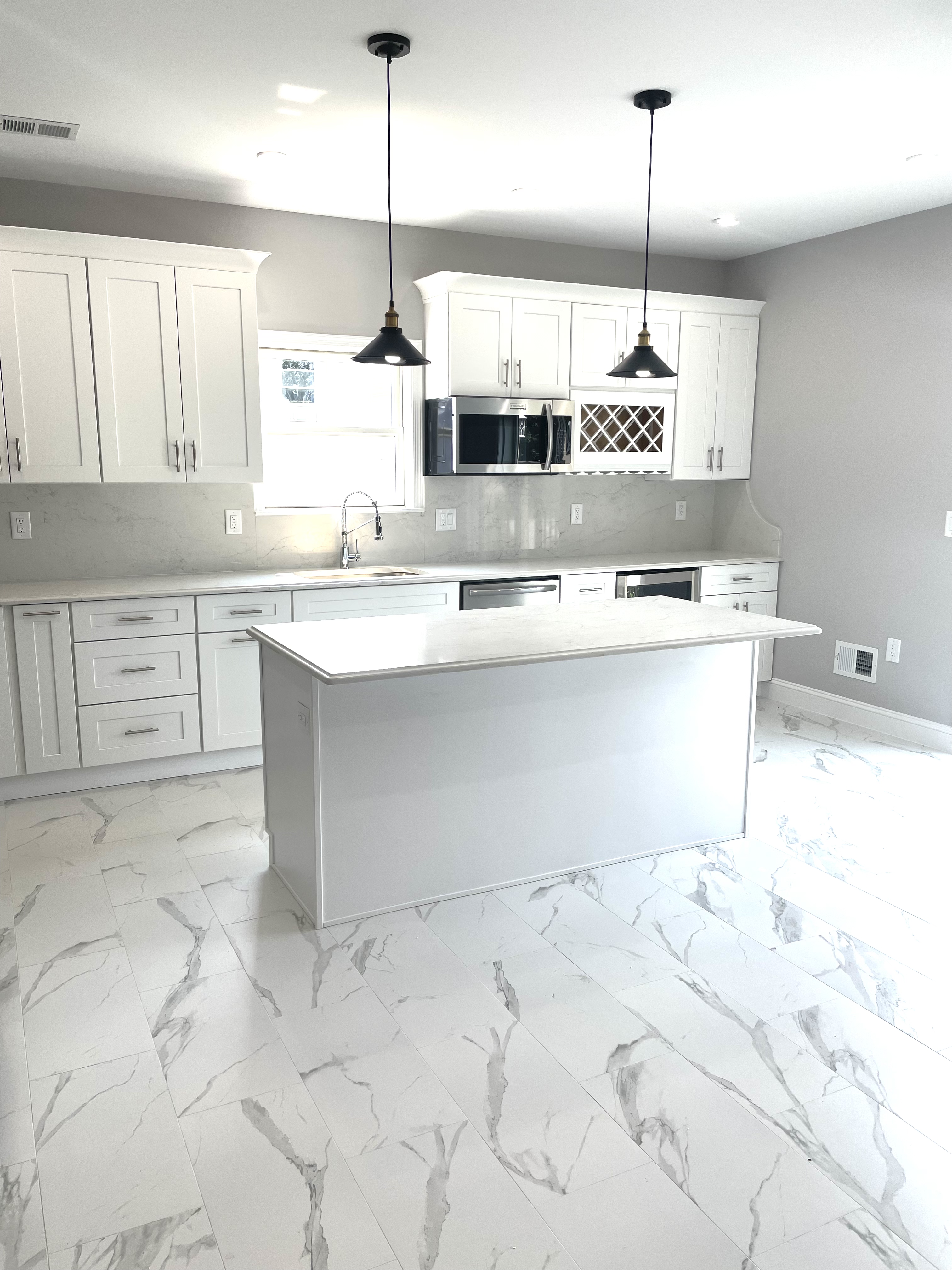 Secaucus, New Jersey, 07094, United States, 3 Bedrooms Bedrooms, ,4 BathroomsBathrooms,Residential,For Sale,1978174