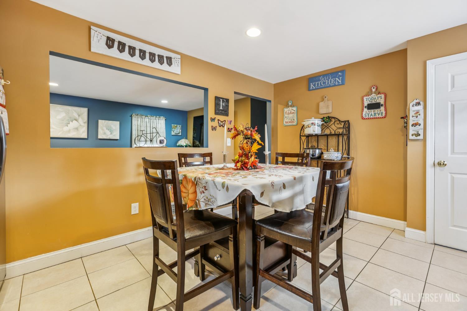 Woodbridge Proper, New Jersey, 07095, United States, 3 Bedrooms Bedrooms, ,2 BathroomsBathrooms,Residential,For Sale,1969117