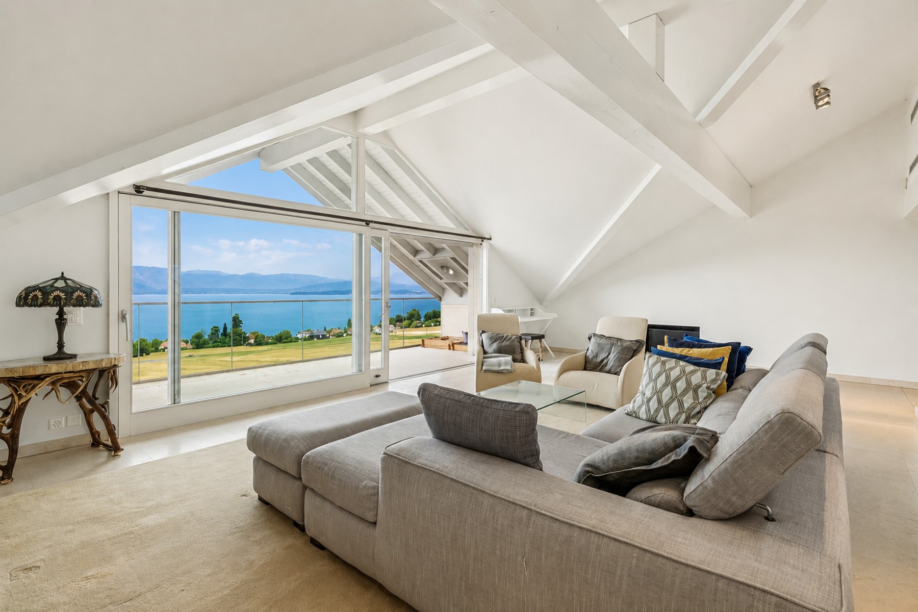  STUNNING LUXURY DUPLEX WITH EXCEPTIONAL PANORAMIC VIEWS OF THE LAKE - 物件實景