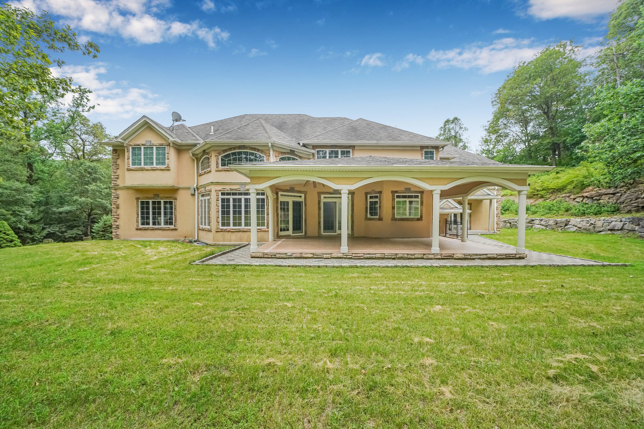 Kinnelon, New Jersey, 07405, United States, 6 Bedrooms Bedrooms, ,5 BathroomsBathrooms,Residential,For Sale,1983077