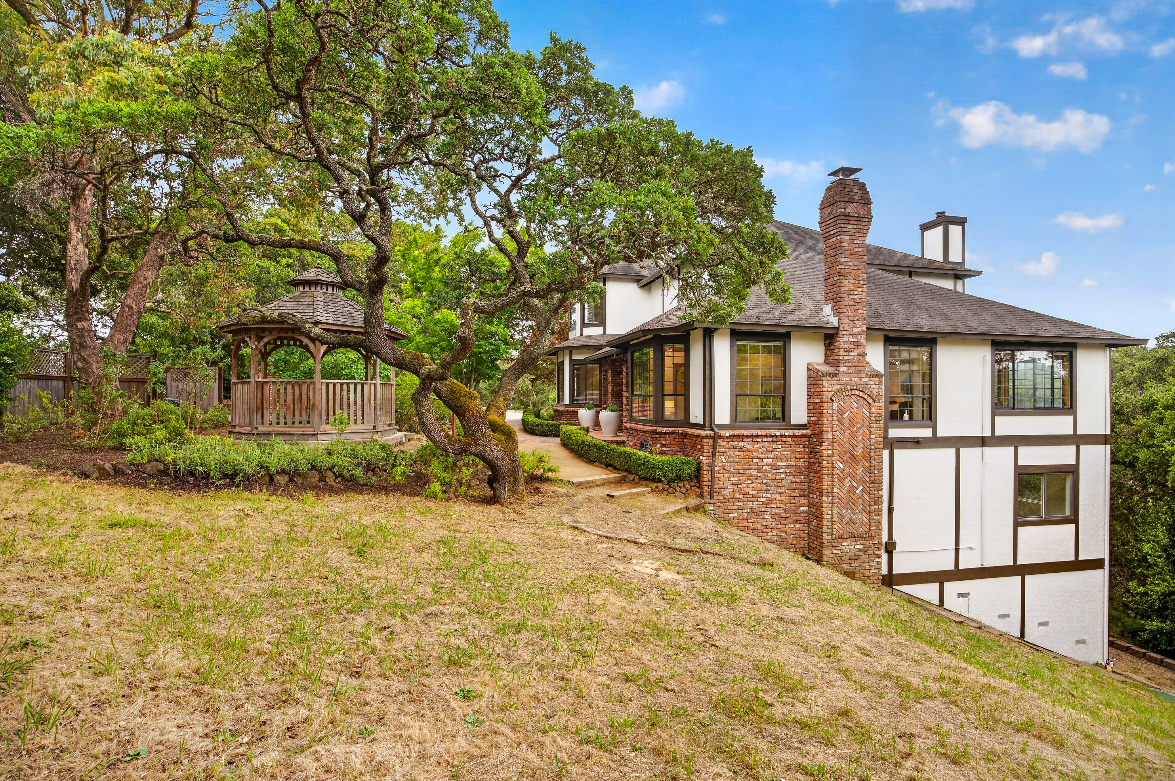  Grand Estate in Novato’s Prestigious Gated Lockton Lane - 物件實景