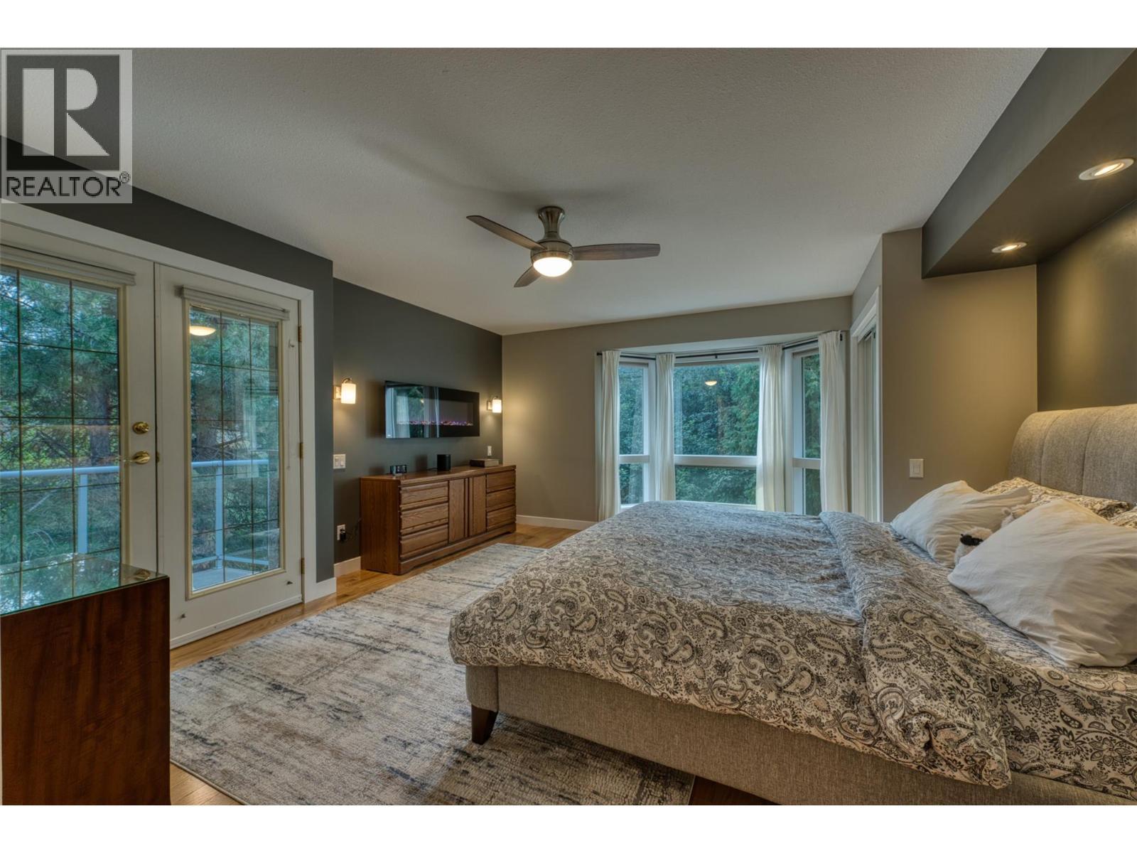 KELOWNA, British Columbia, V1V 1S6, CA, 3 Bedrooms Bedrooms, ,2 BathroomsBathrooms,Residential,For Sale,1951422