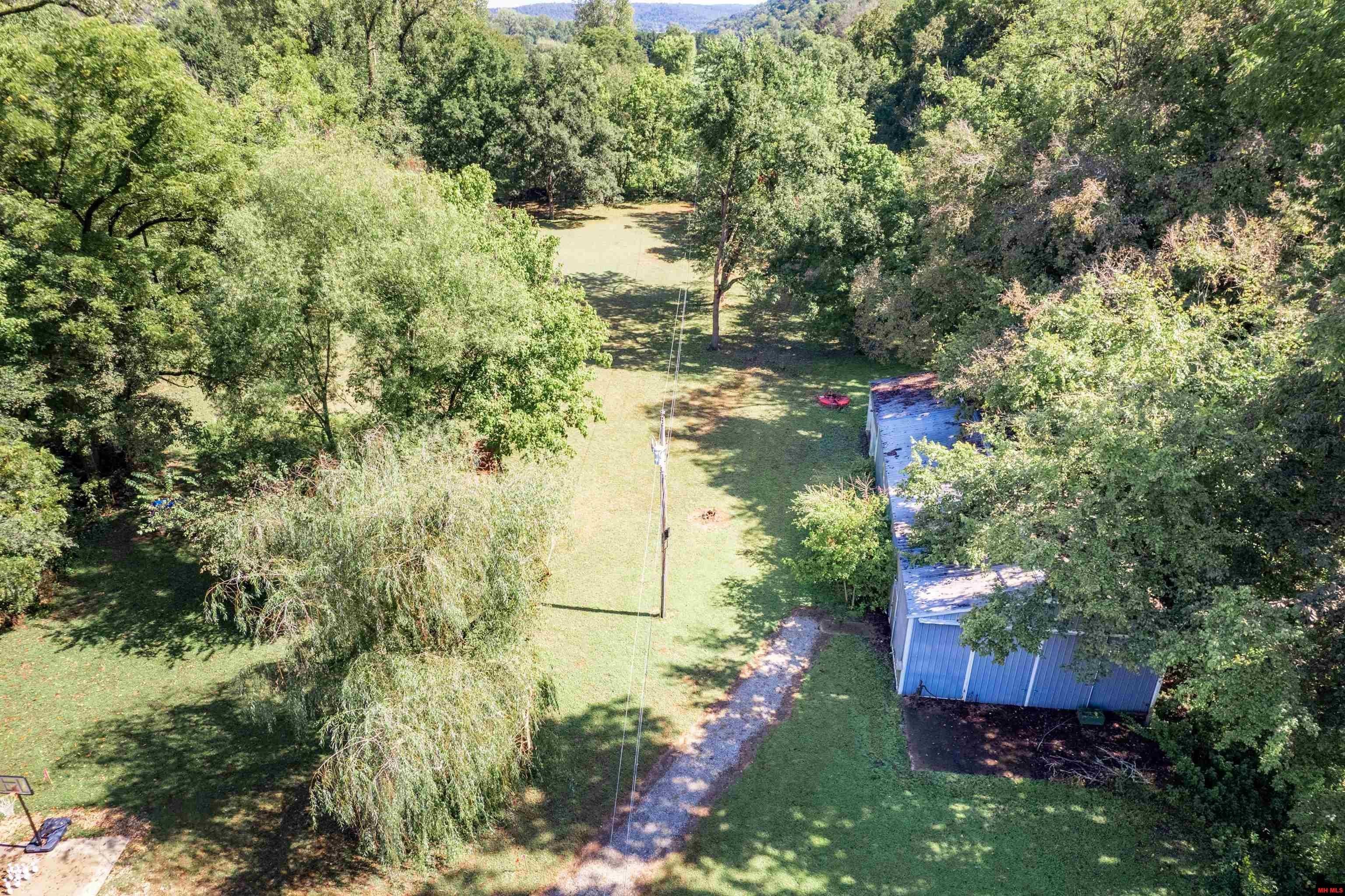 Norfork, Arkansas, 72658, United States, 4 Bedrooms Bedrooms, ,4 BathroomsBathrooms,Residential,For Sale,1976575