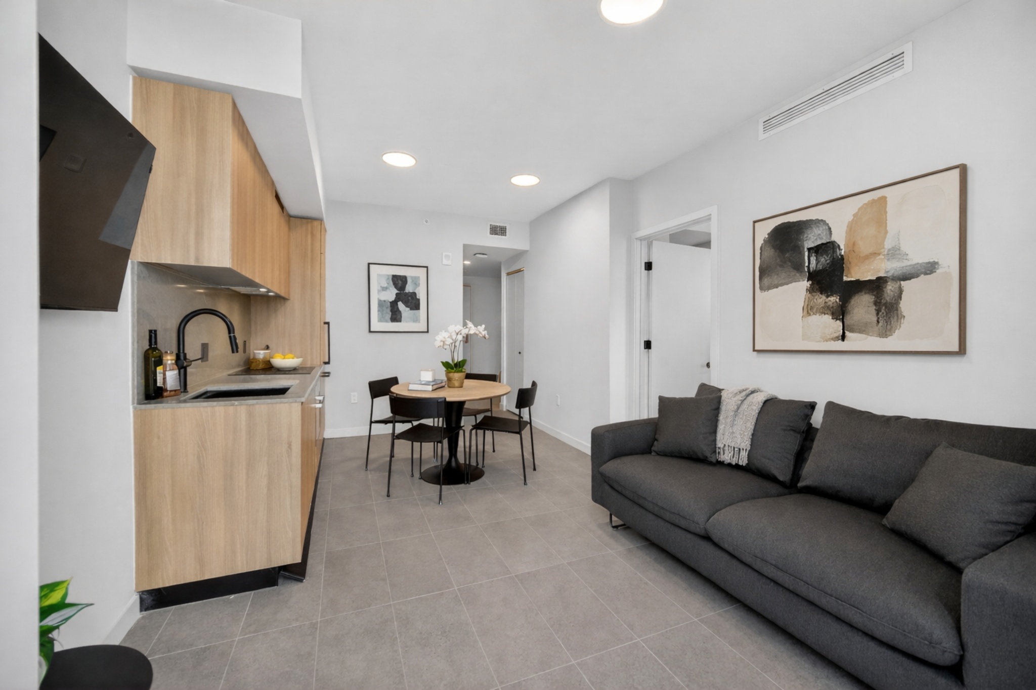  121 NE 5th St, Miami, FL, 33132 - 物件實景