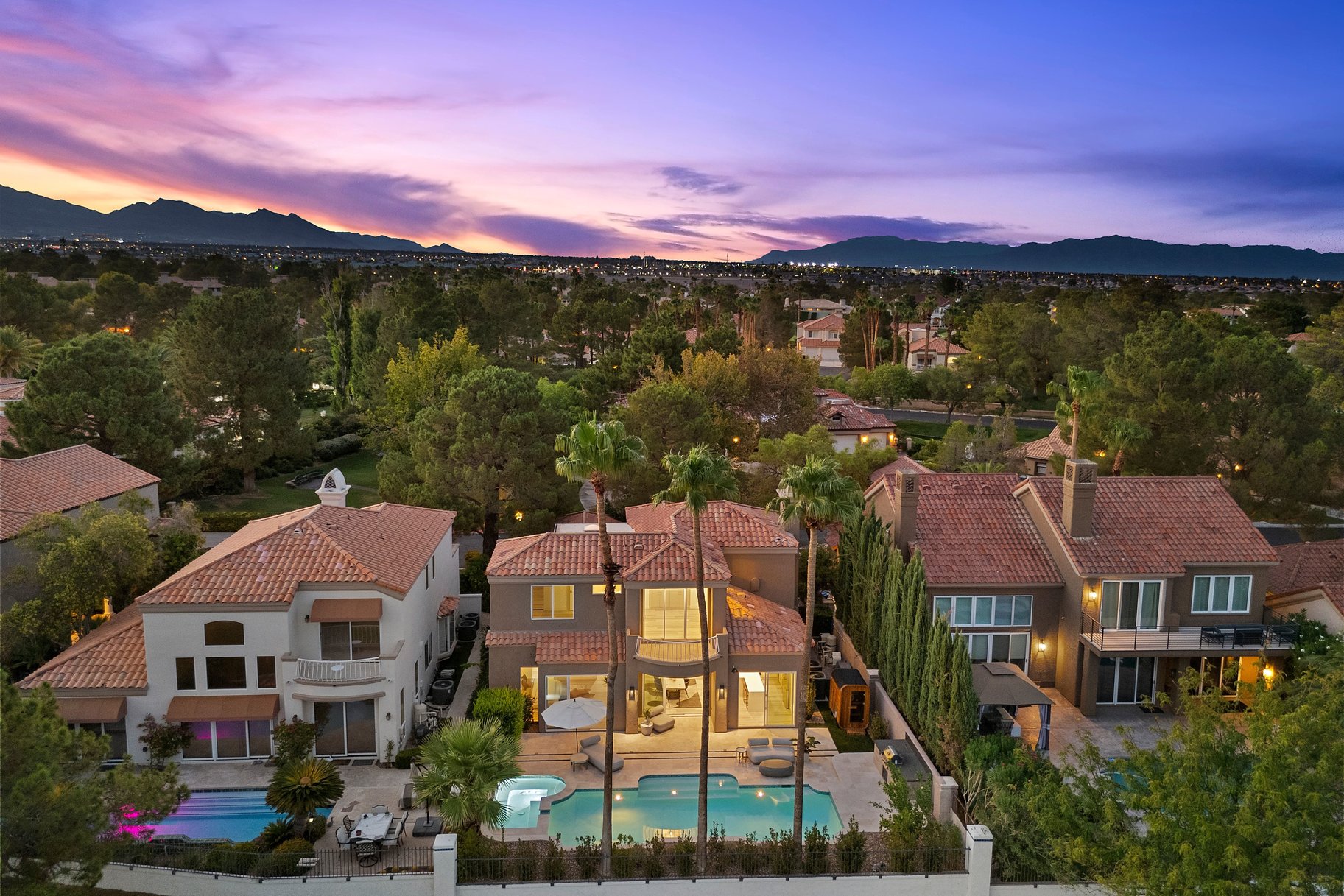  Golf Front Luxury in Guard-Gated Spanish Trail - 物件實景