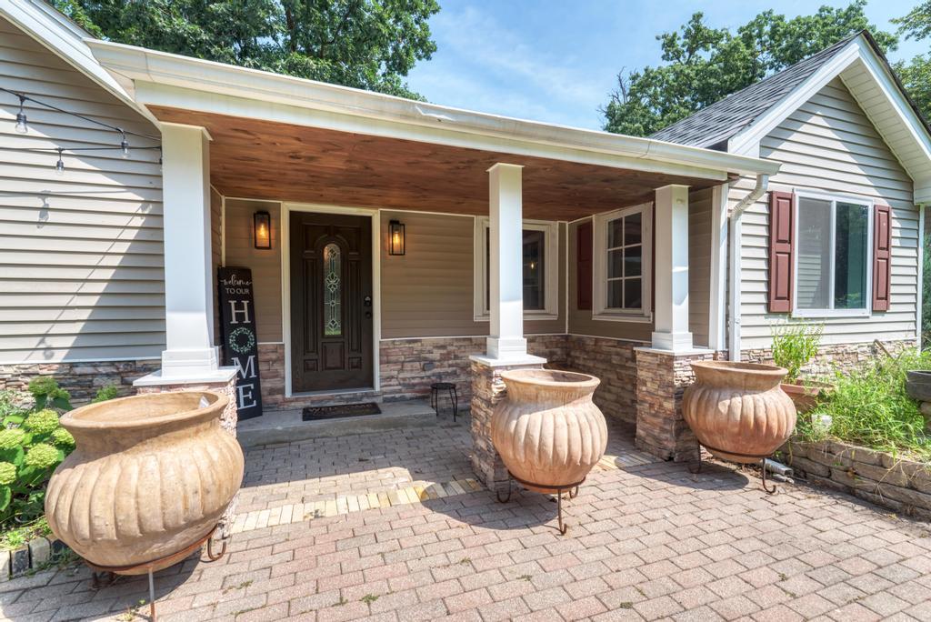 Bensenville, Illinois, 60106, United States, 4 Bedrooms Bedrooms, ,3 BathroomsBathrooms,Residential,For Sale,1910503