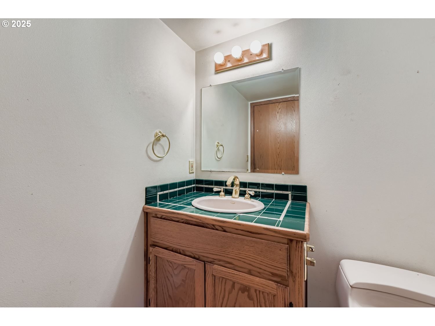 Oregoncity, Oregon, 97045, United States, 4 Bedrooms Bedrooms, ,3 BathroomsBathrooms,Residential,For Sale,1924403