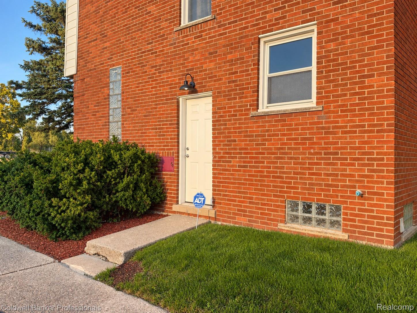 Outer Dr, Detroit, MI 48234 #1