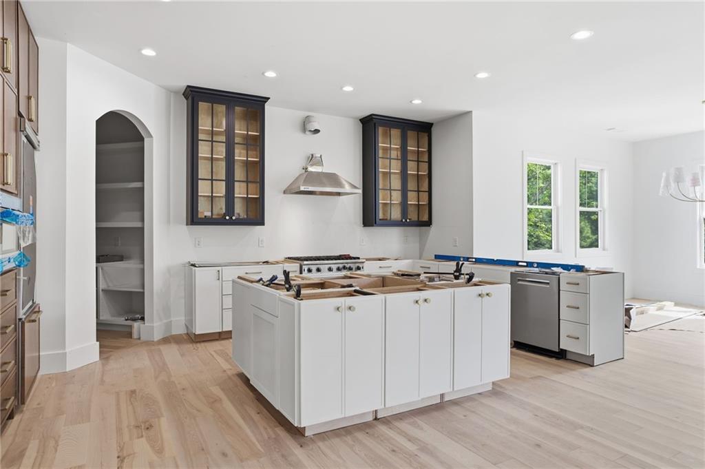 Newnan, Georgia, 30265, United States, 4 Bedrooms Bedrooms, ,5 BathroomsBathrooms,Residential,For Sale,2048163