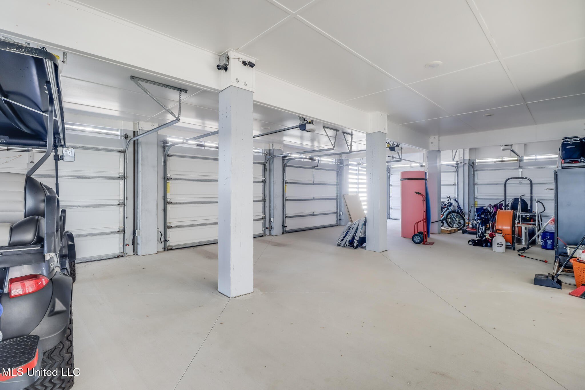 Gulfport, Mississippi, 39501, United States, 5 Bedrooms Bedrooms, ,4 BathroomsBathrooms,Residential,For Sale,1983145