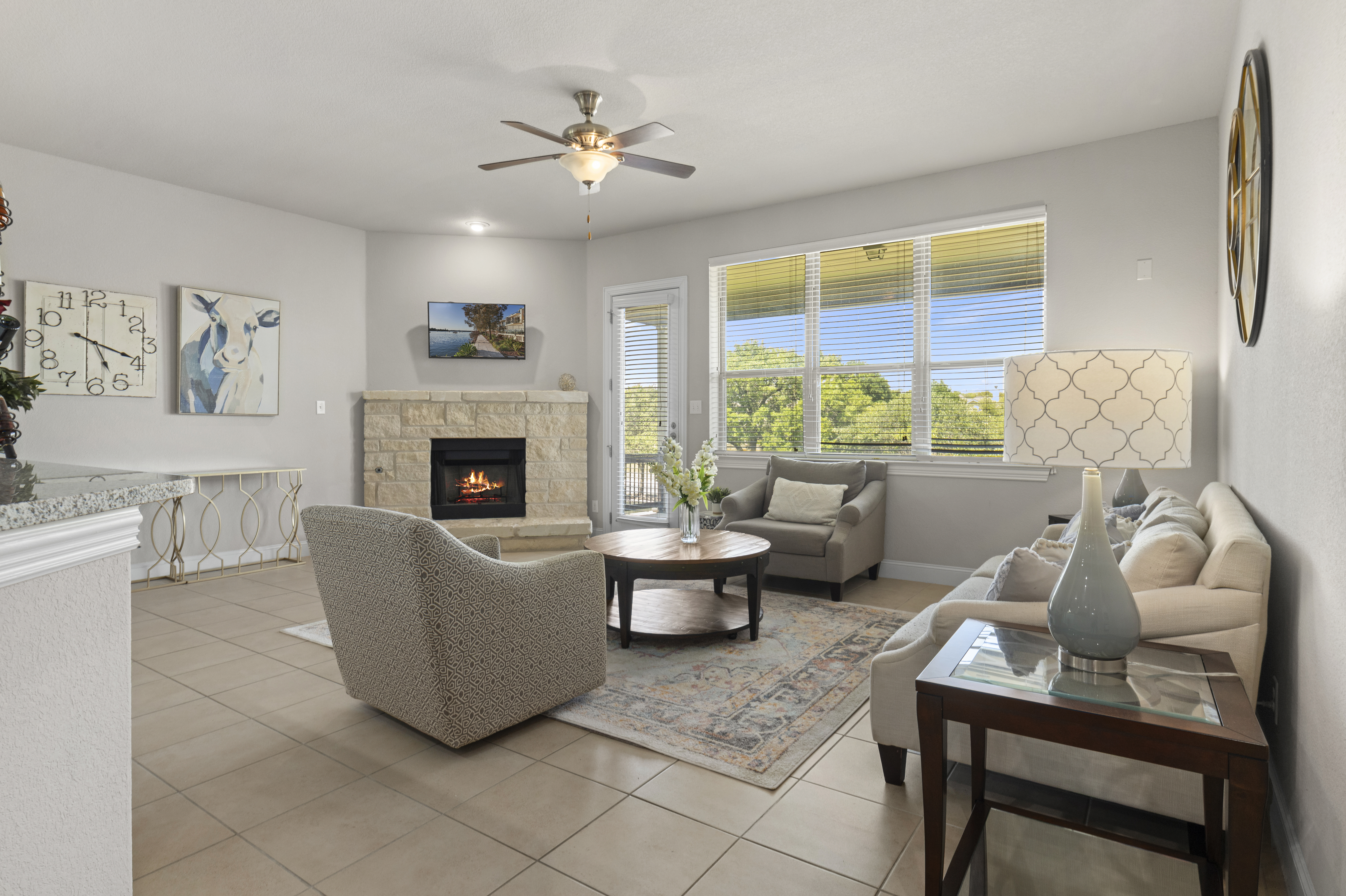  Flexible Living + Game Room in Desirable Northside ISD - 物件實景