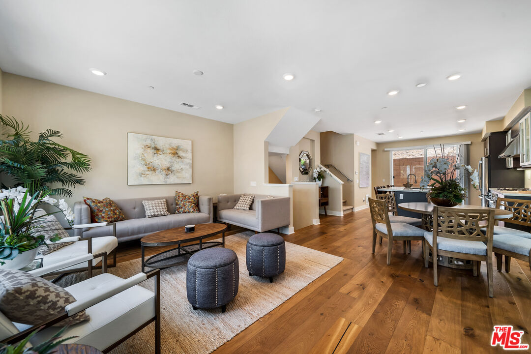 Los Angeles, California, 90068, United States, 3 Bedrooms Bedrooms, ,4 BathroomsBathrooms,Residential,For Sale,1891142