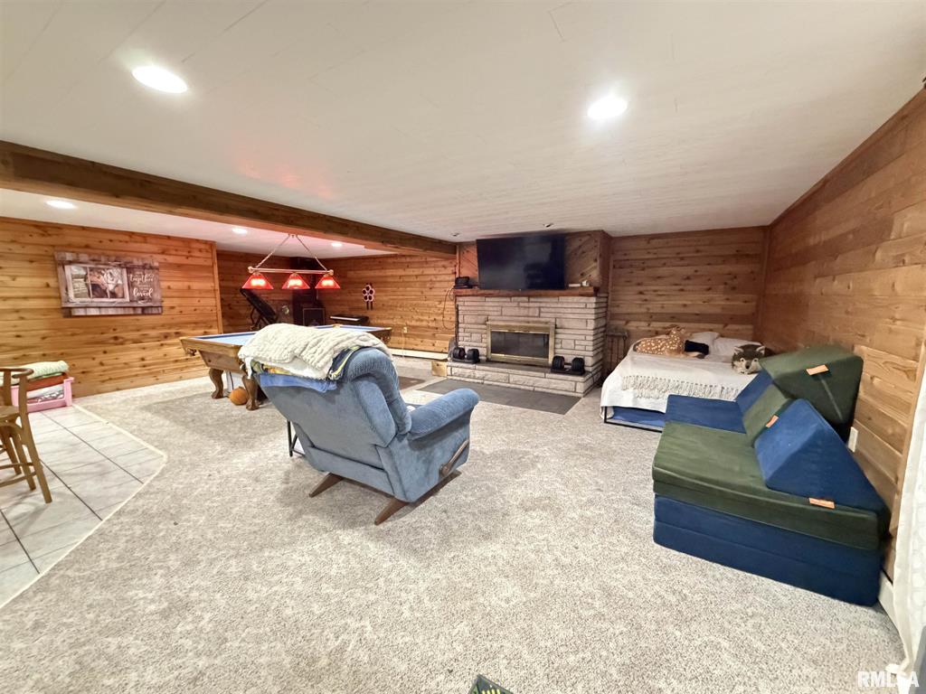 Abingdon, Illinois, 61410, United States, 3 Bedrooms Bedrooms, ,2 BathroomsBathrooms,Residential,For Sale,1976226