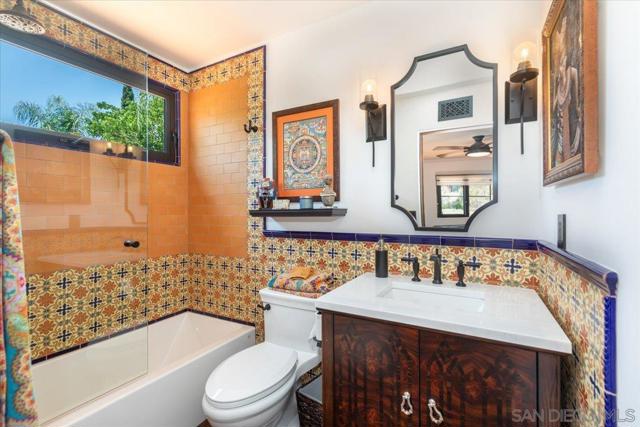 El Cajon, California, 92019, United States, 3 Bedrooms Bedrooms, ,4 BathroomsBathrooms,Residential,For Sale,1872864