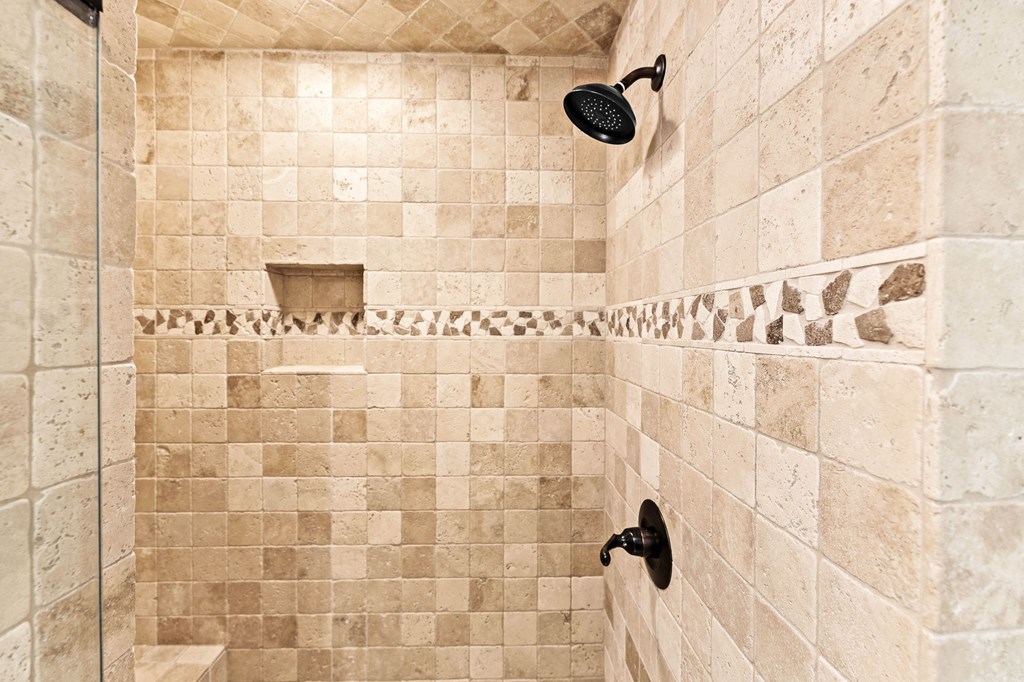 Kerrville, Texas, 78028, United States, 3 Bedrooms Bedrooms, ,5 BathroomsBathrooms,Residential,For Sale,2002478