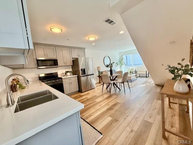 Los Angeles, California, 90033, United States, 14 Bedrooms Bedrooms, ,Residential,For Sale,1747431
