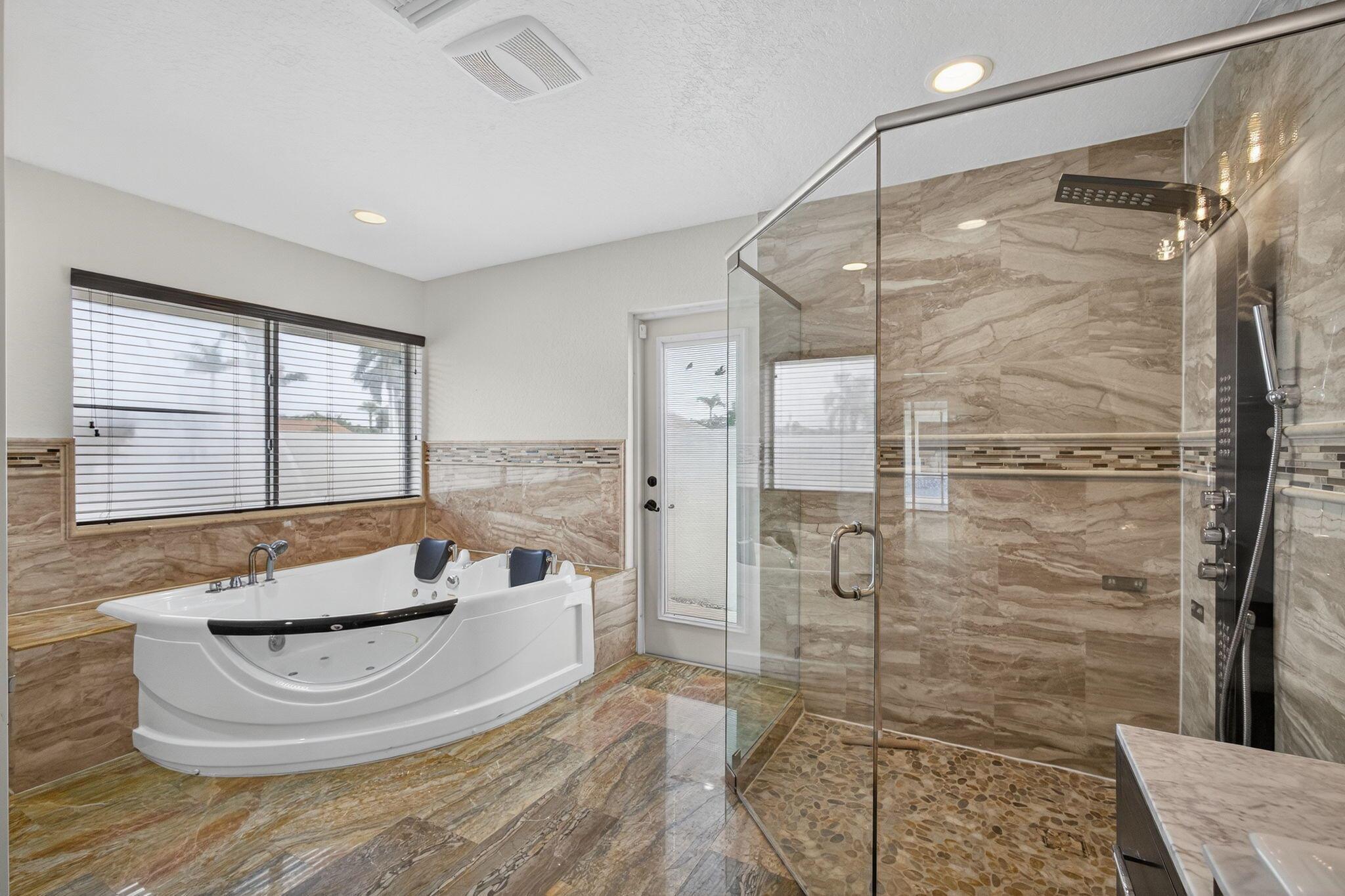 Wellington, Florida, 33414, United States, 5 Bedrooms Bedrooms, ,4 BathroomsBathrooms,Residential,For Sale,1978857