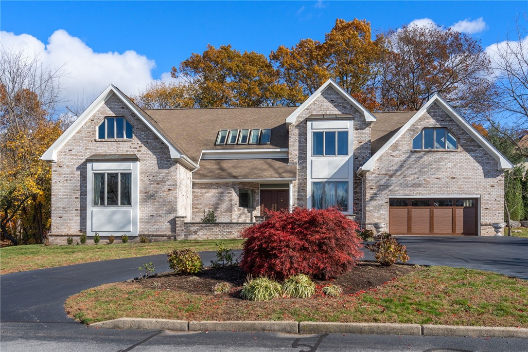 Cranston, Rhode Island, 02920, United States, 3 Bedrooms Bedrooms, ,4 BathroomsBathrooms,Residential,For Sale,1993261