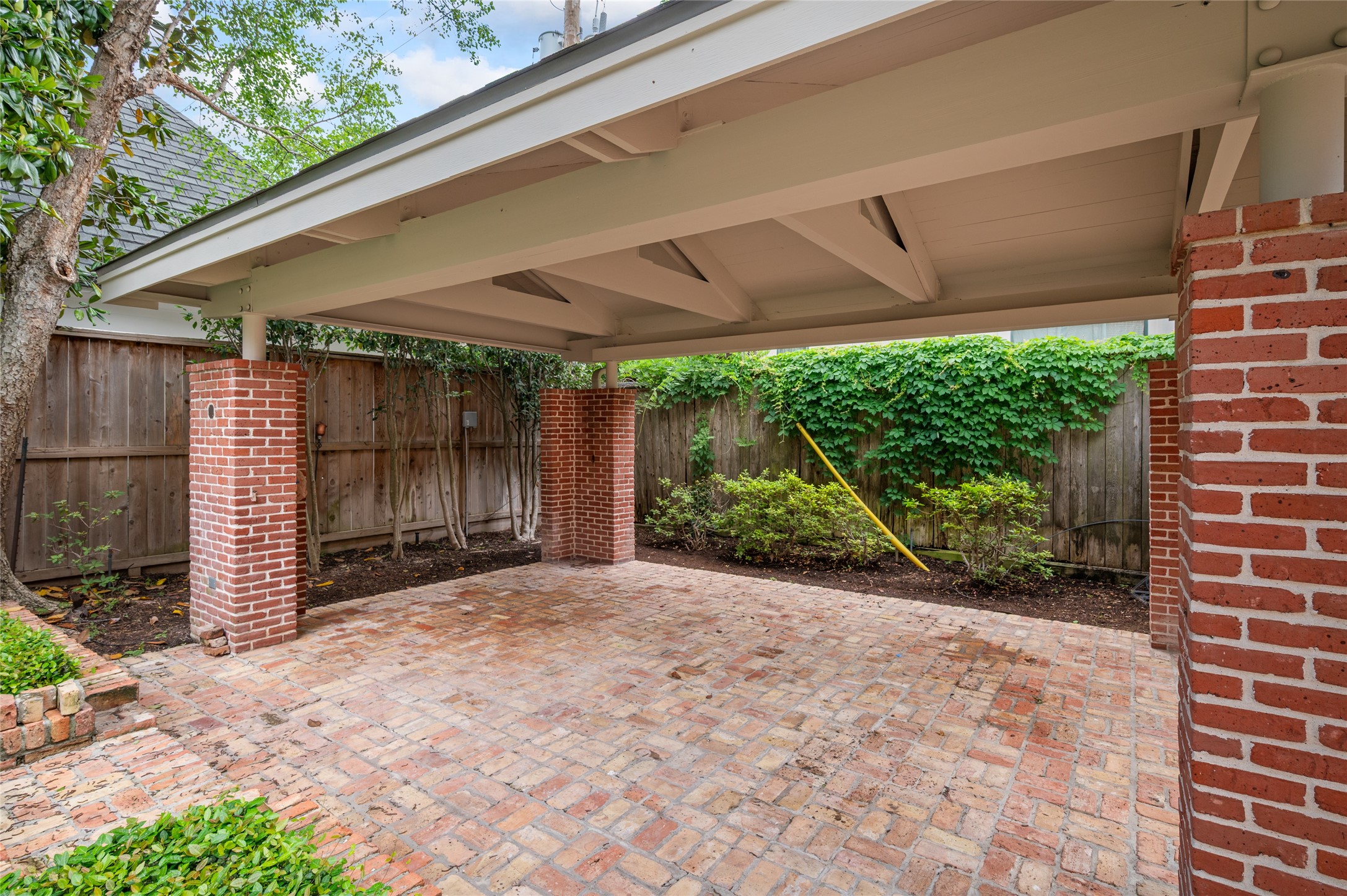  5495 Sugar Hill Drive - 物件實景