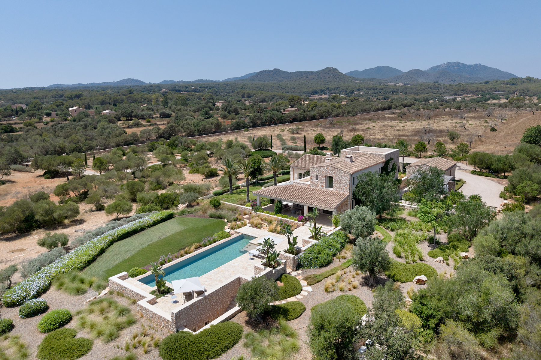  Mallorcan estate with pool and sea views in Portocolom, Mallorca - 物件實景