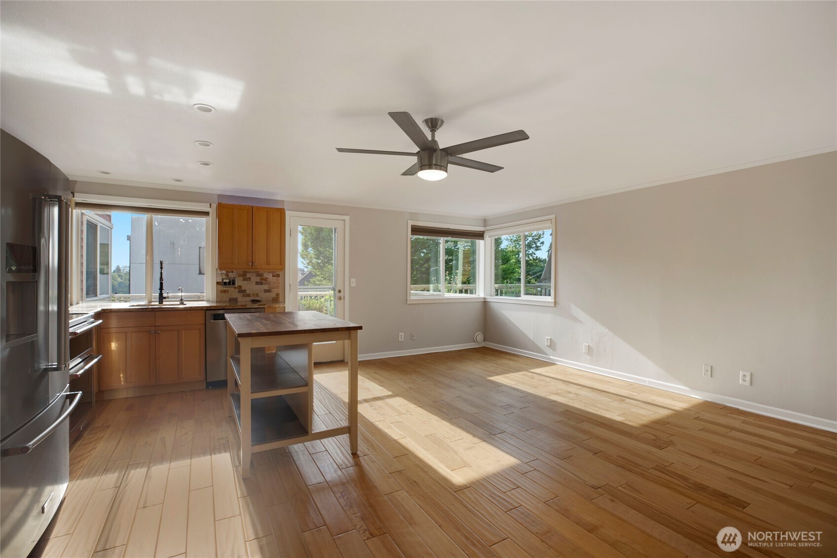 Seattle, Washington, 98122, United States, 2 Bedrooms Bedrooms, ,Residential,For Sale,1847891