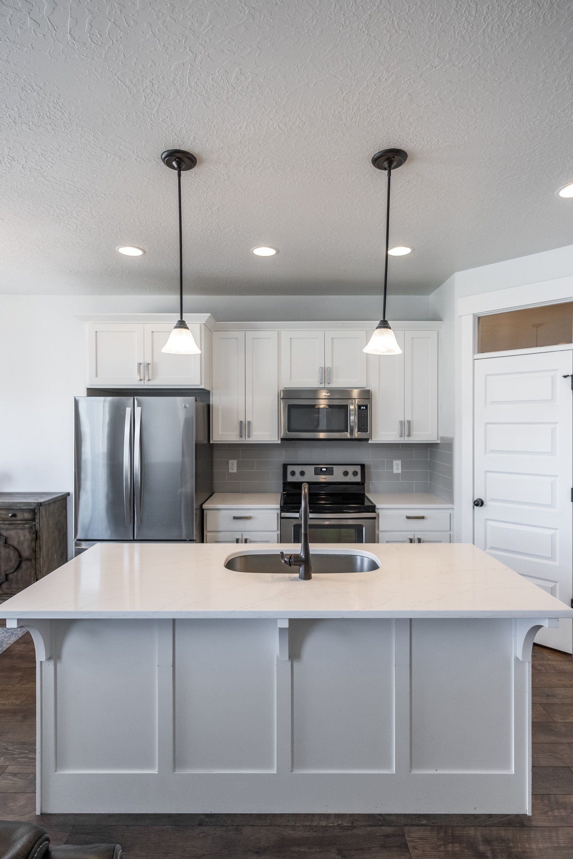  4 bed 3.5 Bath Herriman Townhome With Open Floor Plan & Playground Access - 物件實景