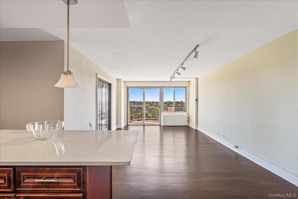 Bayside, New York, 11360, United States, 2 Bedrooms Bedrooms, ,2 BathroomsBathrooms,Residential,For Sale,1974426