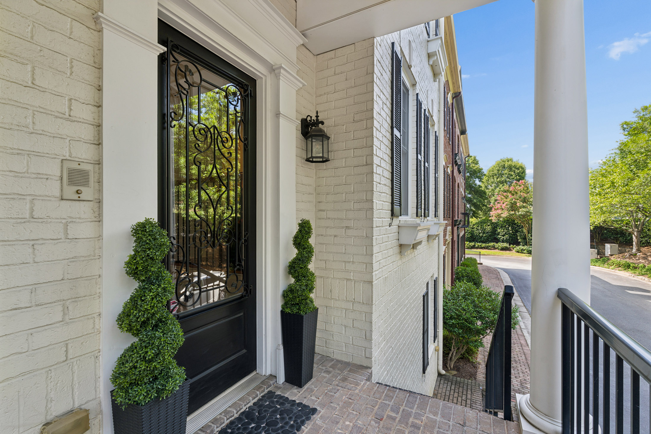  Four Level Brick Townhome with Private Elevator in Gated One Ivy Walk - 物件實景