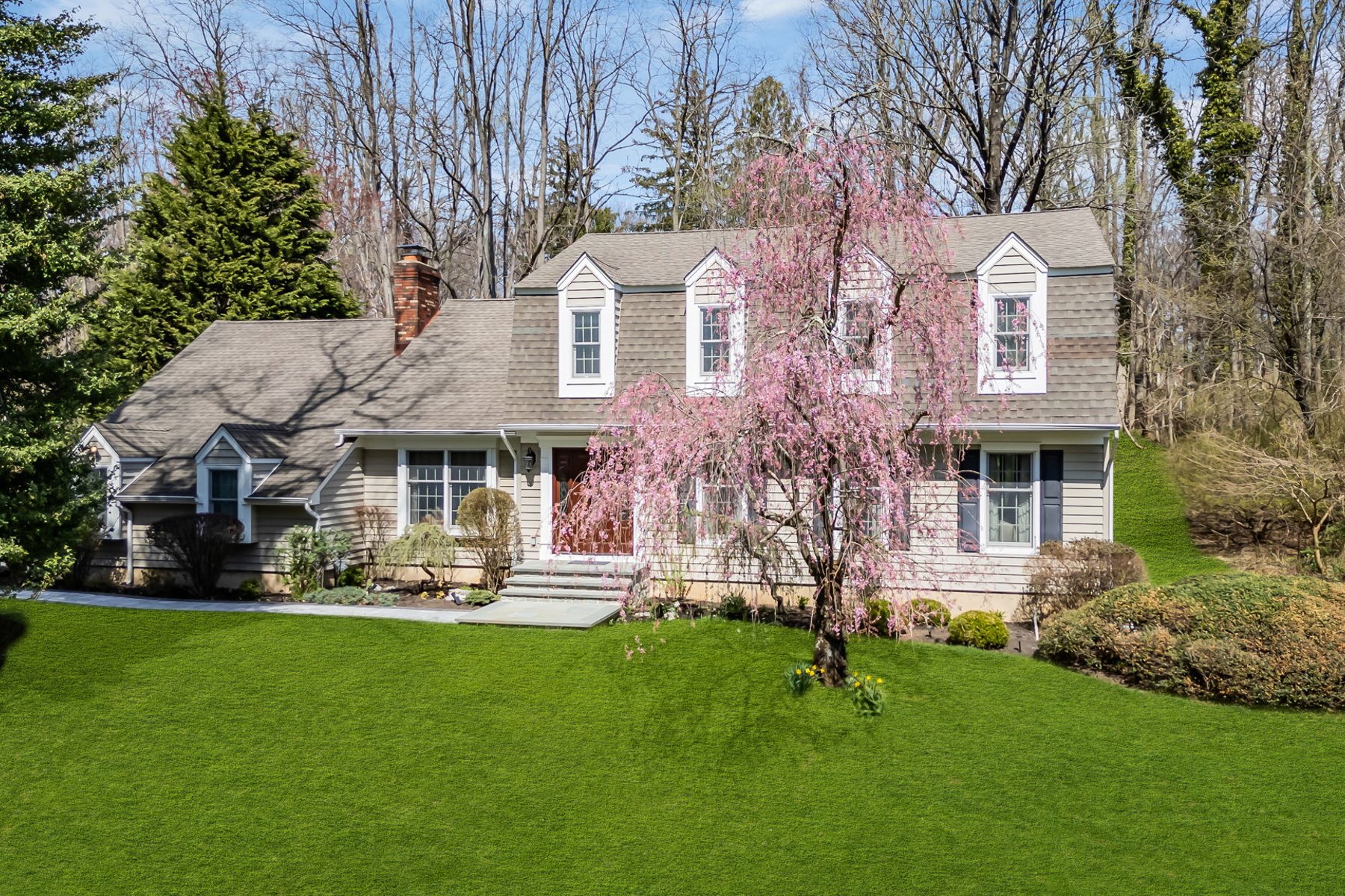  Spacious Middletown Colonial with Updates - 物件實景