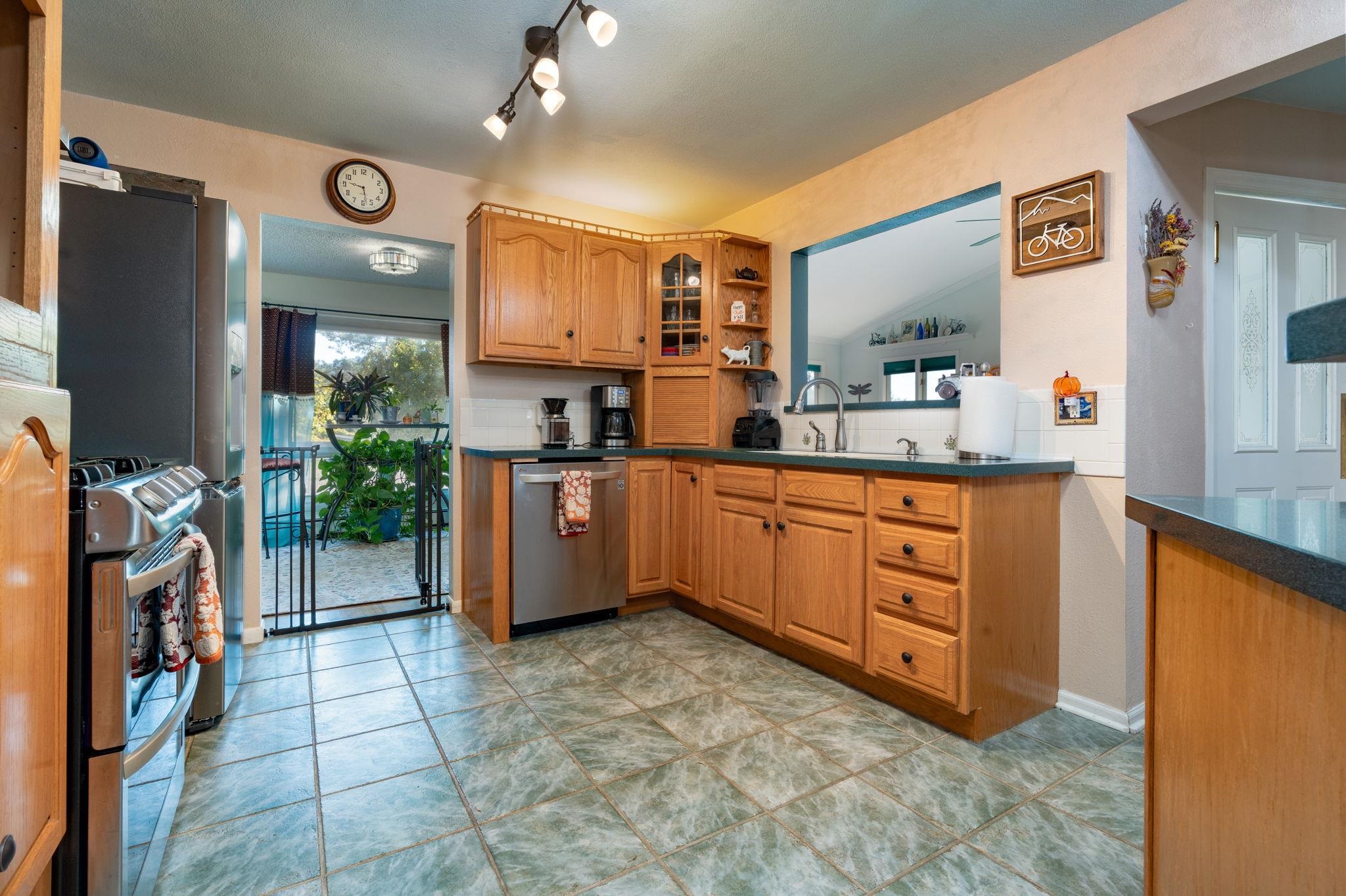 Palisade, Colorado, 81526, United States, 5 Bedrooms Bedrooms, ,6 BathroomsBathrooms,Residential,For Sale,2007514