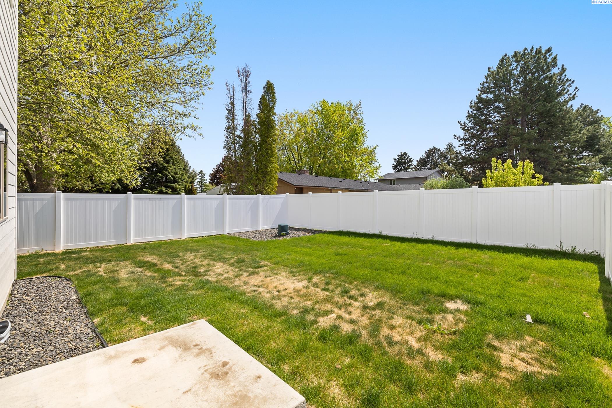 Kennewick, Washington, 99337, United States, 6 Bedrooms Bedrooms, ,Residential,For Sale,1796144