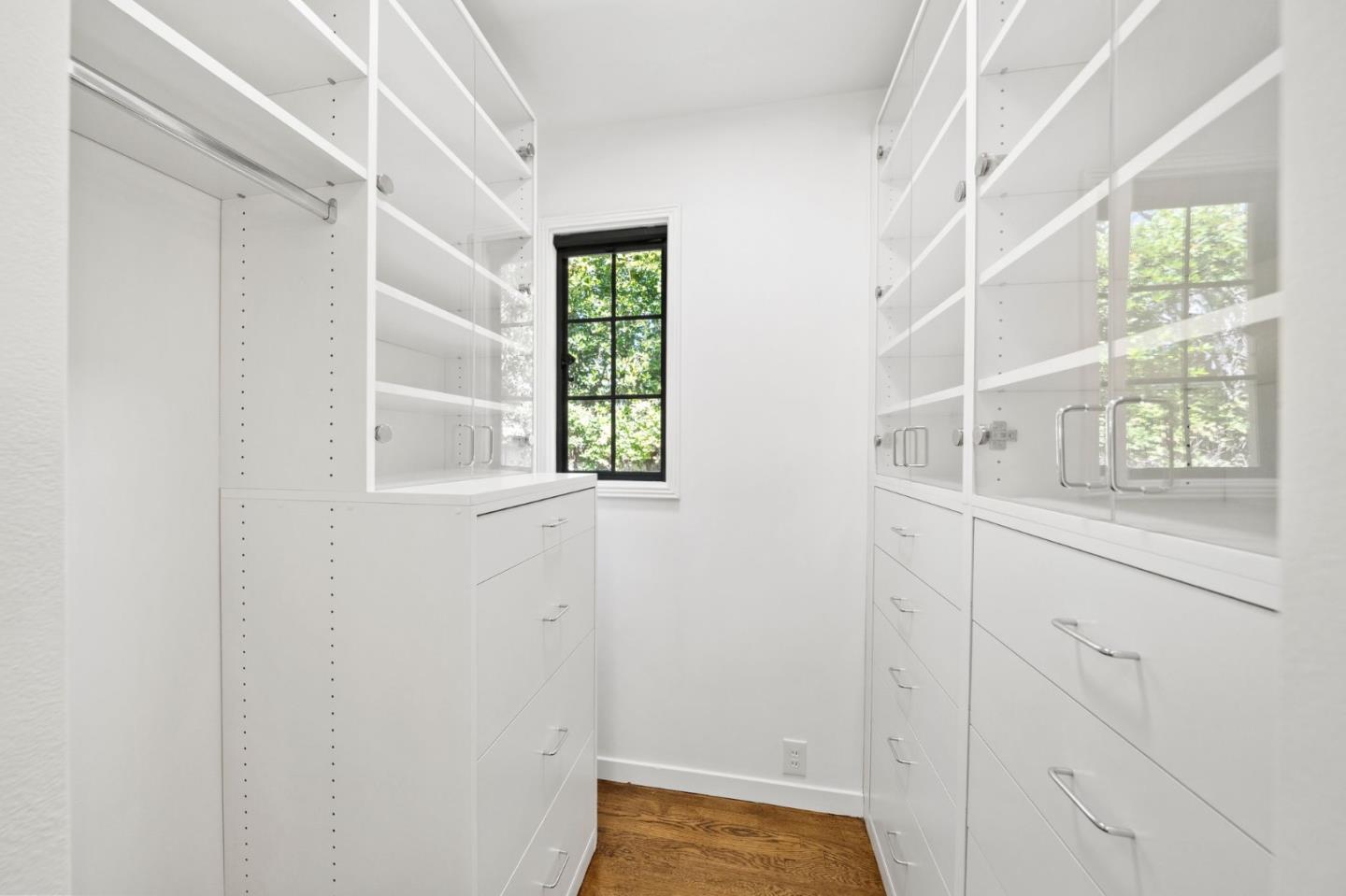 Palo Alto, California, 94301, United States, 4 Bedrooms Bedrooms, ,4 BathroomsBathrooms,Residential,For Sale,1837921