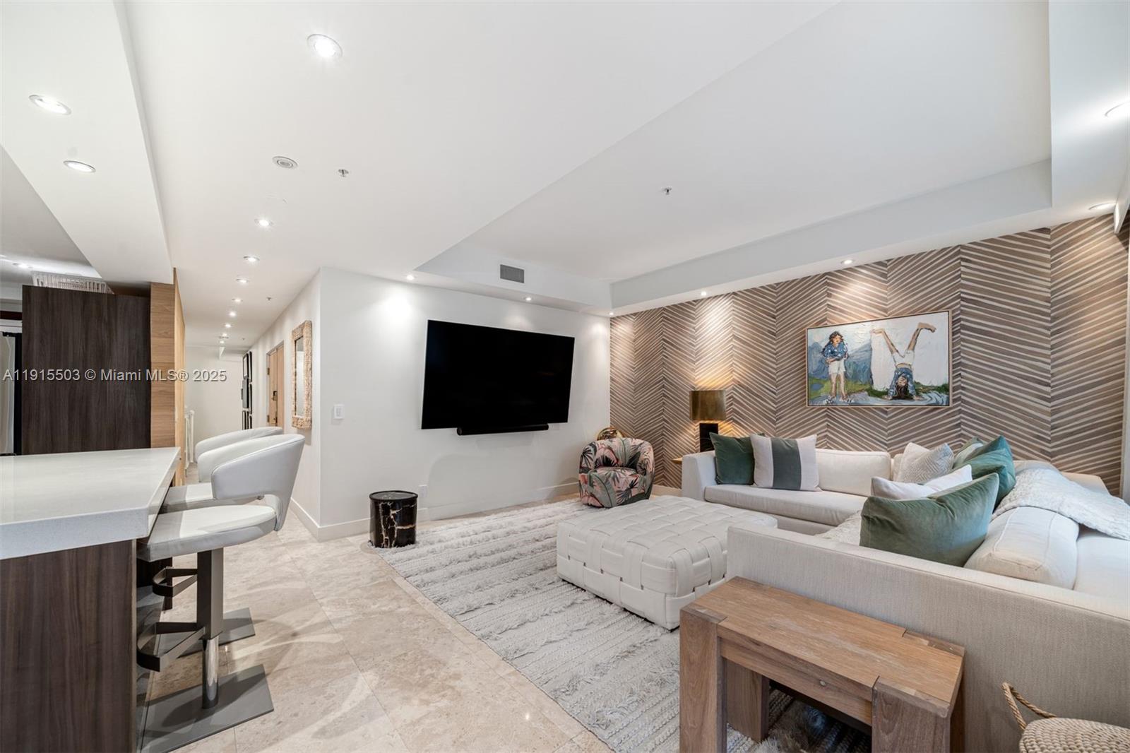 Miami Beach, Florida, 33139, United States, 3 Bedrooms Bedrooms, ,3 BathroomsBathrooms,Residential,For Sale,1996071