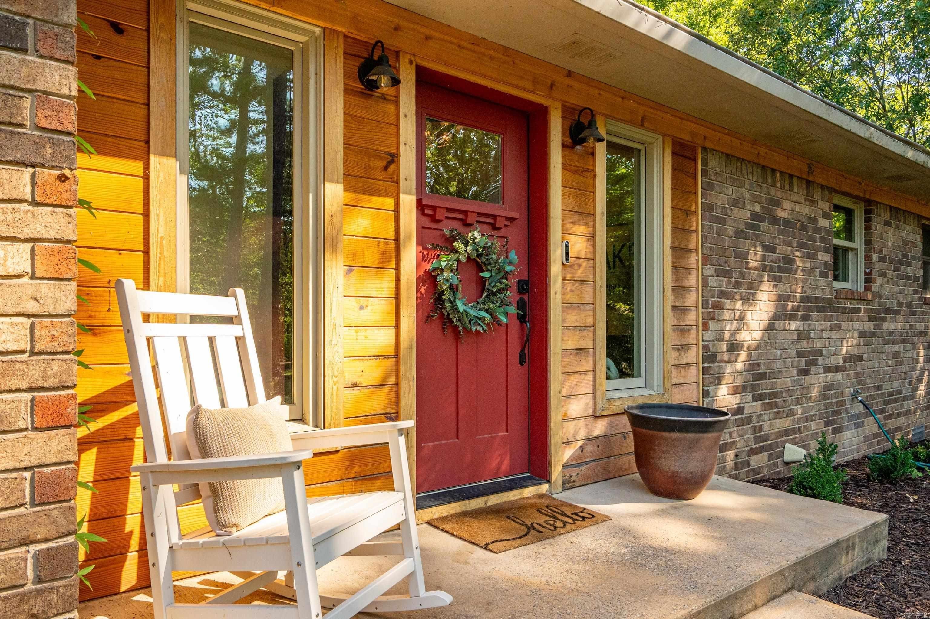 Hot Springs, Arkansas, 71913, United States, 3 Bedrooms Bedrooms, ,3 BathroomsBathrooms,Residential,For Sale,1905821