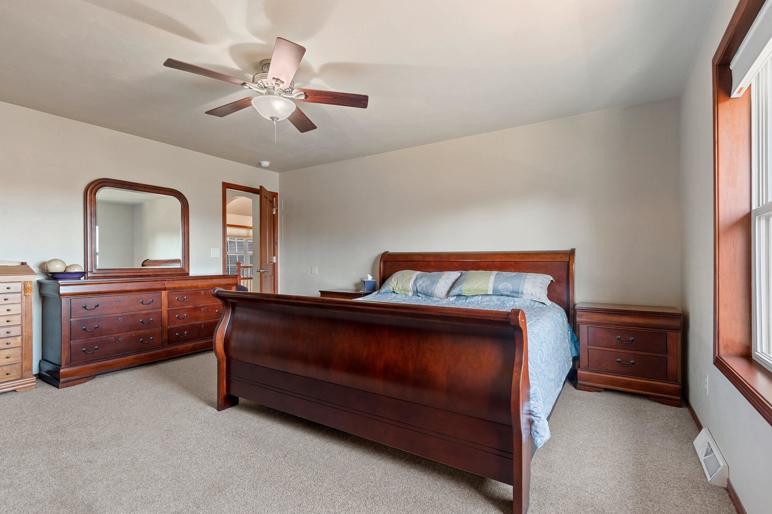 DE PERE, Wisconsin, 54115, United States, 5 Bedrooms Bedrooms, ,4 BathroomsBathrooms,Residential,For Sale,2048678