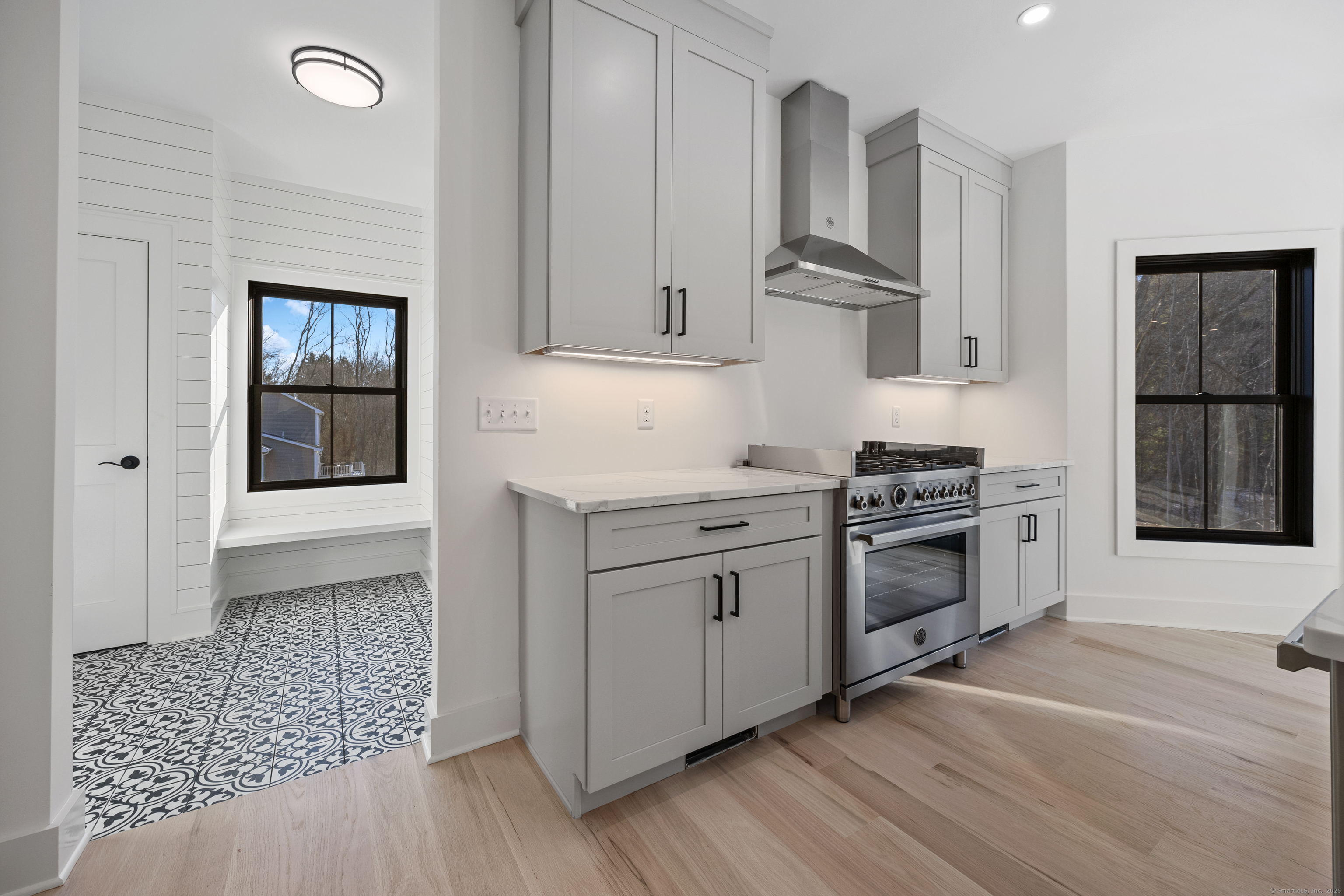 Cheshire, Connecticut, 06410, United States, 3 Bedrooms Bedrooms, ,3 BathroomsBathrooms,Residential,For Sale,1714227