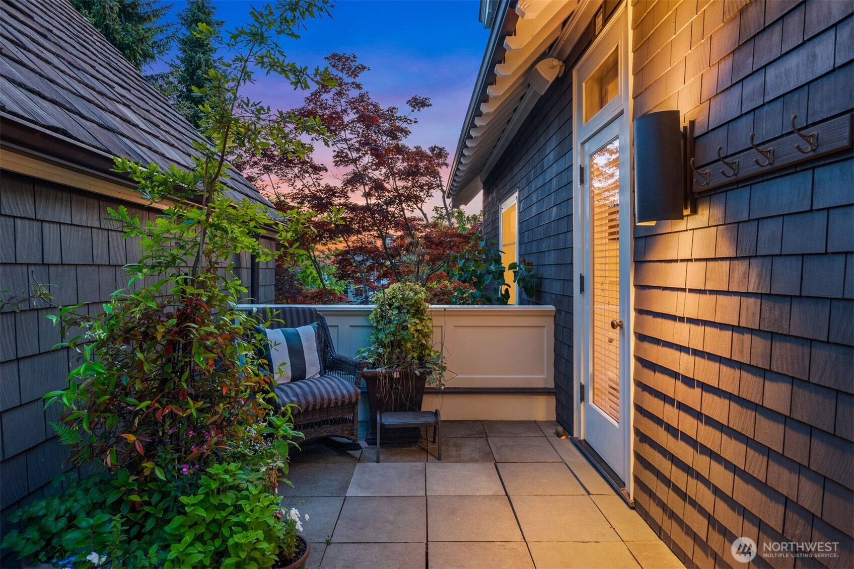 Seattle, Washington, 98102, United States, 5 Bedrooms Bedrooms, ,6 BathroomsBathrooms,Residential,For Sale,1891180
