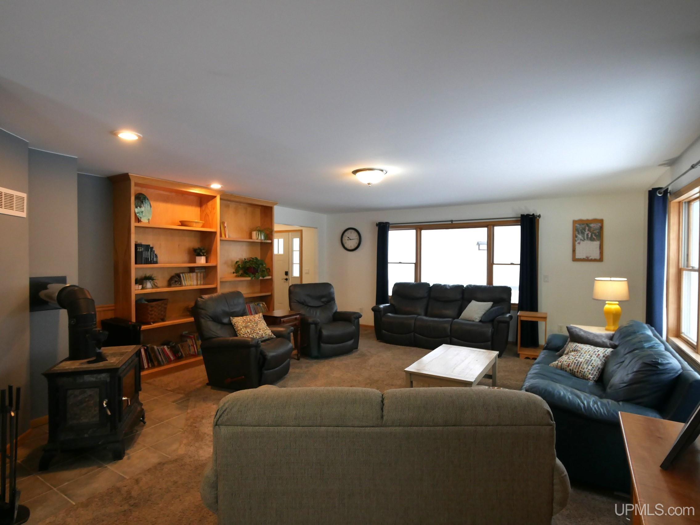 Houghton, Michigan, 49931, United States, 4 Bedrooms Bedrooms, ,3 BathroomsBathrooms,Residential,For Sale,1924380