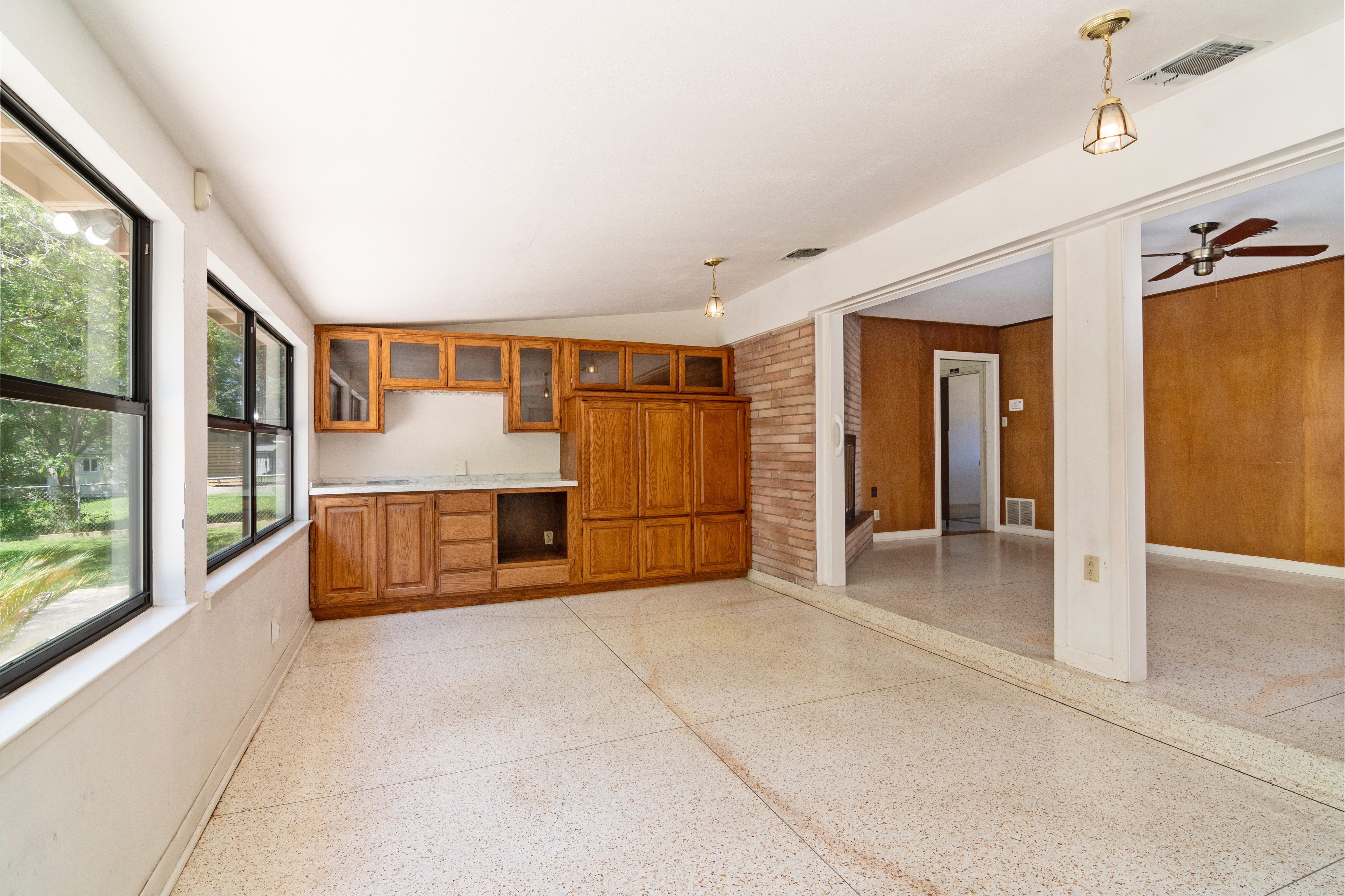  Comfortable Single Story with Abundant Natural Light - 物件實景