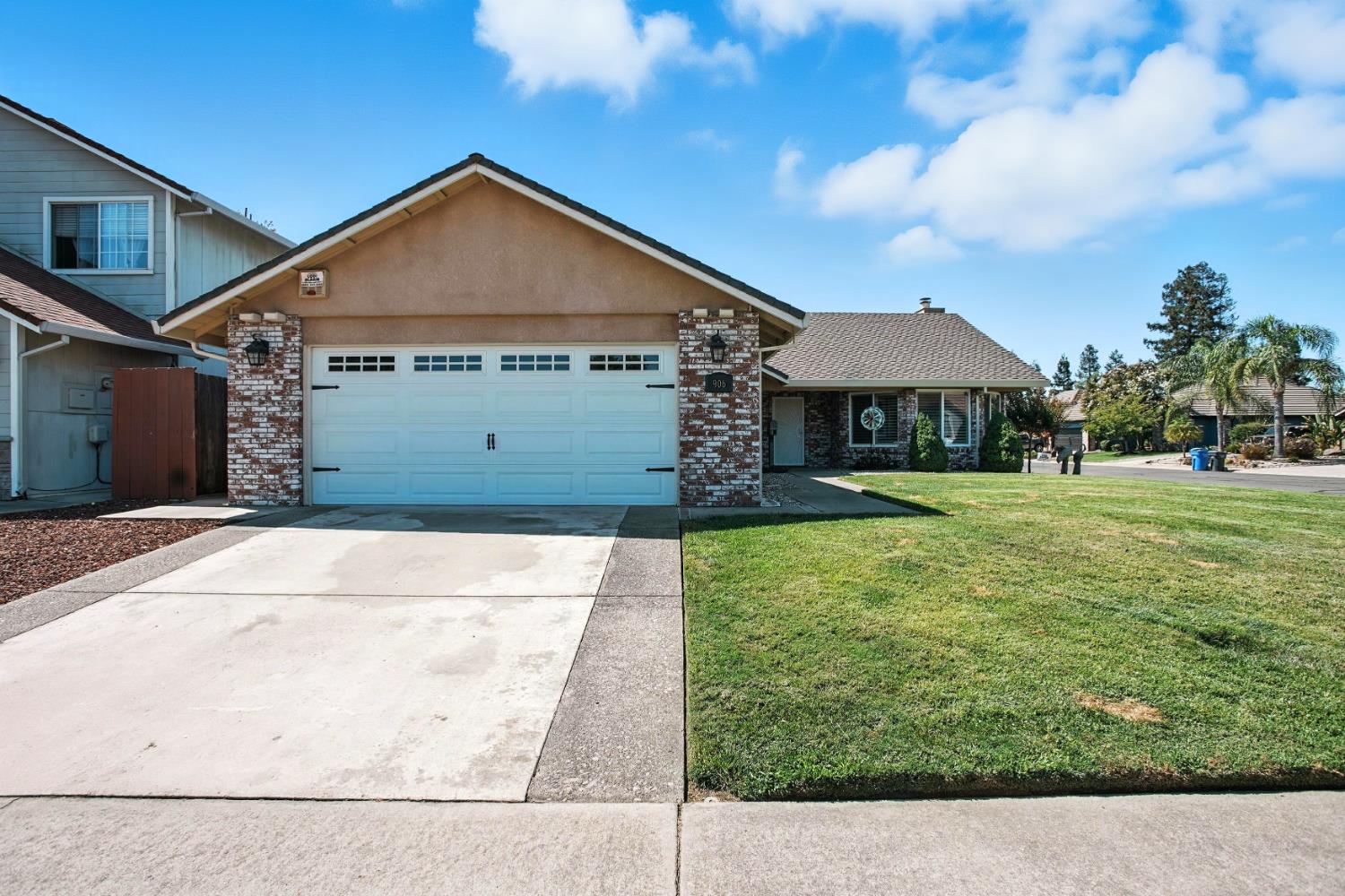 Galt, California, 95632, United States, 3 Bedrooms Bedrooms, ,2 BathroomsBathrooms,Residential,For Sale,1906984