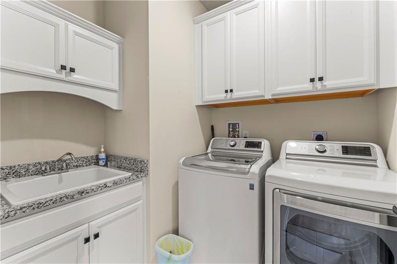 Canonsburg, Pennsylvania, 15317, United States, 3 Bedrooms Bedrooms, ,3 BathroomsBathrooms,Residential,For Sale,1895014