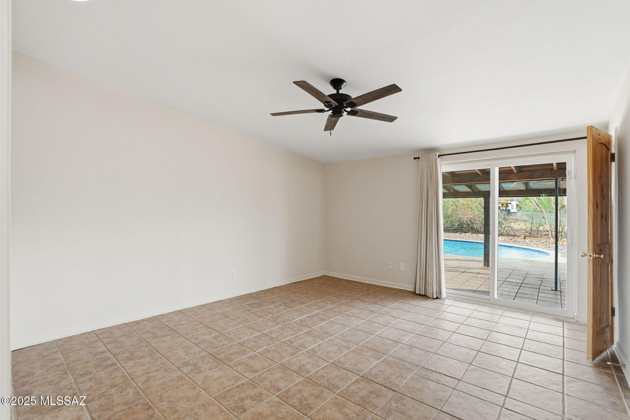 Tucson, Arizona, 85745, United States, 3 Bedrooms Bedrooms, ,3 BathroomsBathrooms,Residential,For Sale,1997512