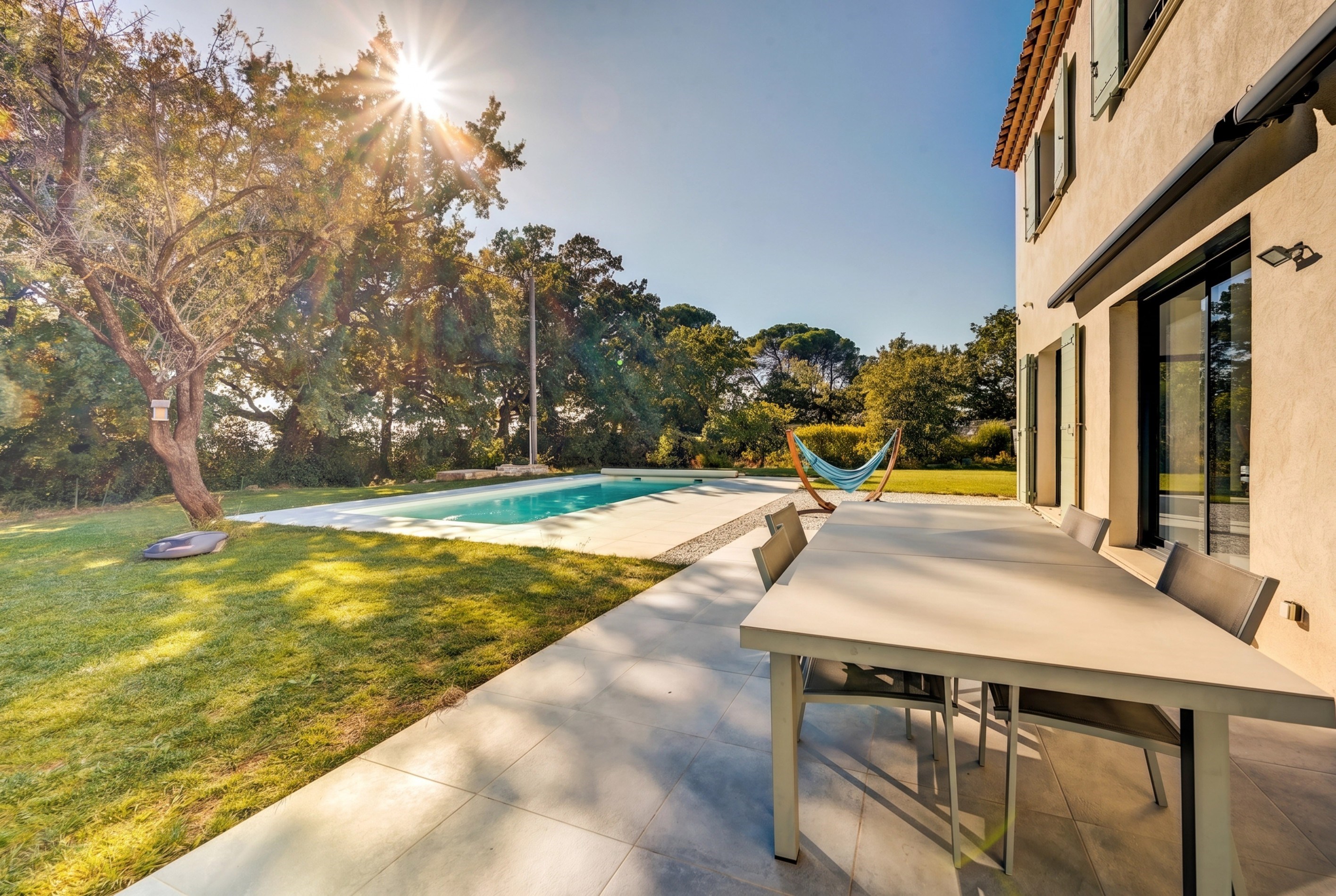  200 m² Family Home on 2100 m² For Sale West of Aix-en-Provence - 物件實景