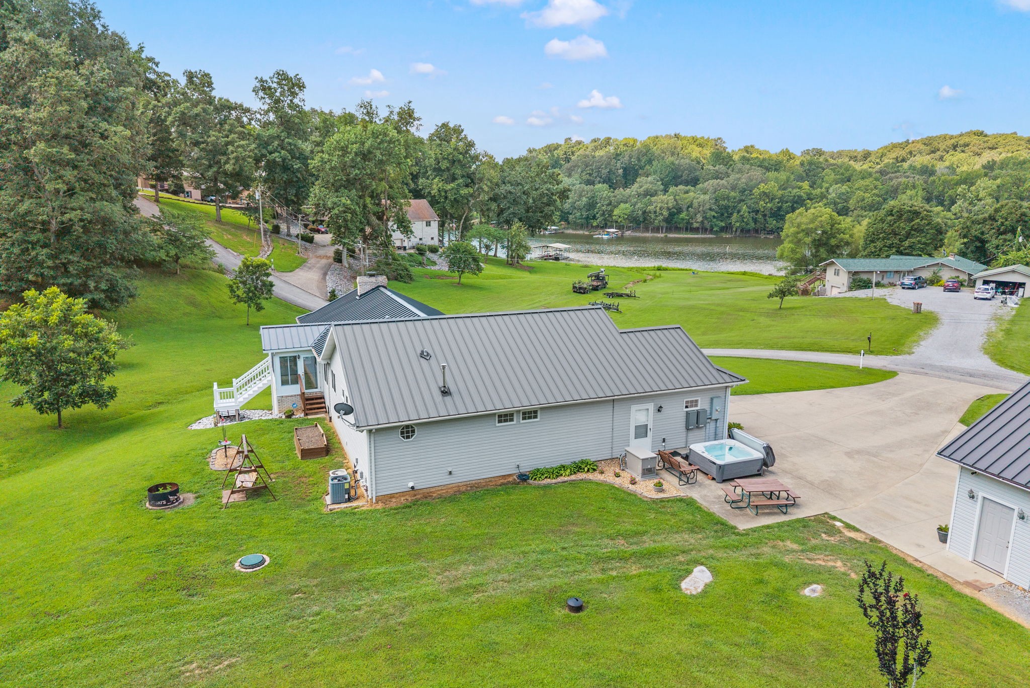 Cadiz, Kentucky, 42211, United States, 4 Bedrooms Bedrooms, ,3 BathroomsBathrooms,Residential,For Sale,1977115